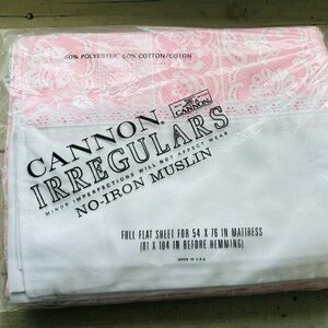 Vintage flat sheet pink with eyelet trim